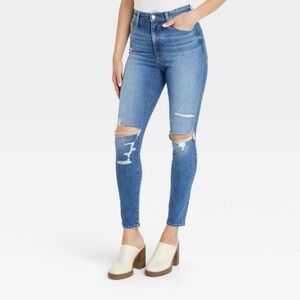 Universal Thread Women's Dark Blue Skinny Jeans